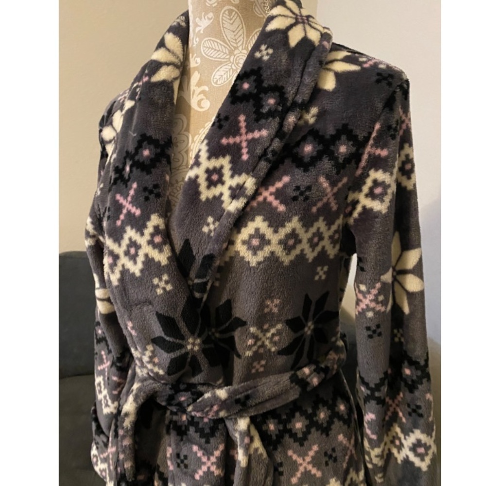 Christmas Robe - Picture 2 of 2